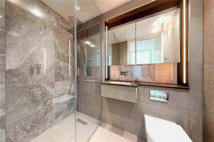 2 Bedroom Flat To Rent In Carrara Tower, London, EC1V