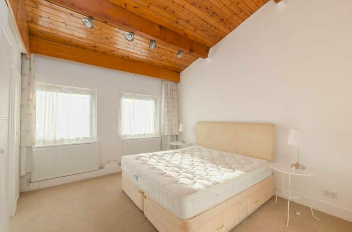 3 Bedroom Property To Rent In Old Brewery Mews, Hampstead, London, NW3