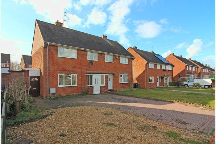 3 Bedroom Semi-Detached House For Sale In Warstones Drive, Penn, Wolverhampton, WV4