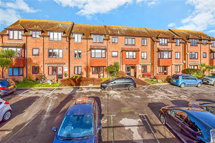 1 Bedroom Flat For Sale In Bartholomew Stree, Hythe, Kent, CT21