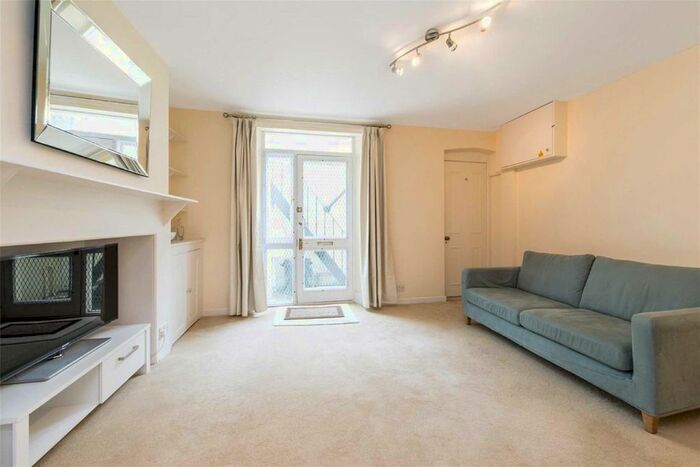 2 Bedroom Flat To Rent In Westmoreland Terrace, London, SW1V