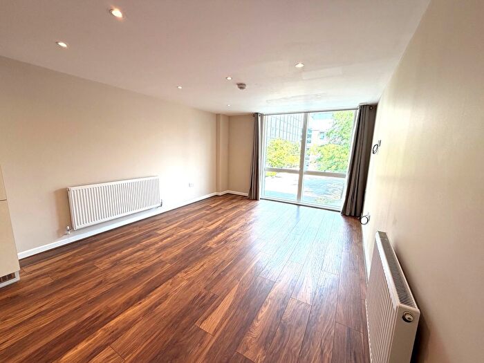 2 Bedroom Flat To Rent In Ealing Road, Brentford, TW8