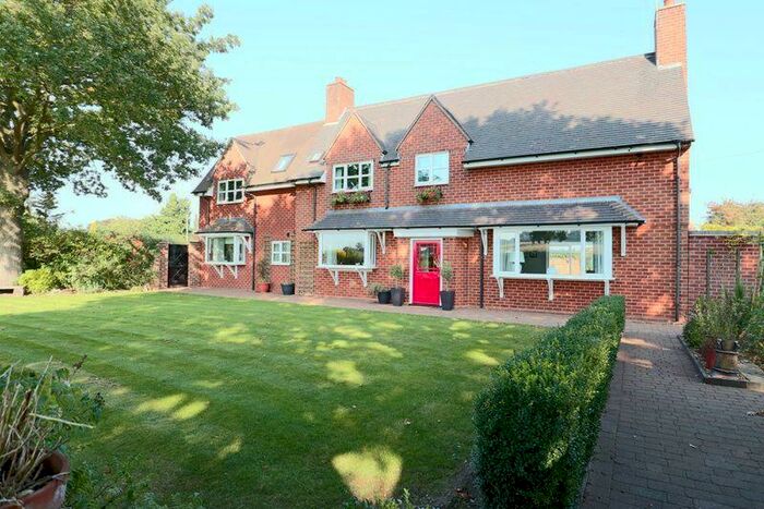 5 Bedroom Detached House For Sale In Stafford Road, Stone, ST15