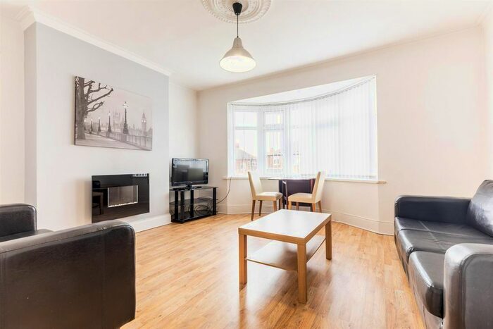 2 Bedroom Flat To Rent In Benton Road, High Heaton, NE7