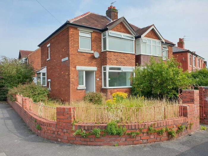 3 Bedroom Semi-Detached House To Rent In Tudor Avenue, Preston PR1
