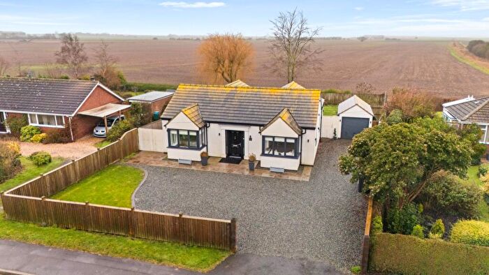 4 Bedroom Bungalow For Sale In Wragholme Road, Grainthorpe, Louth, LN11