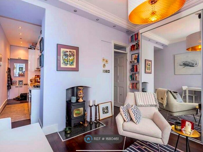 1 Bedroom Flat To Rent In Broom Road, Teddington, TW11