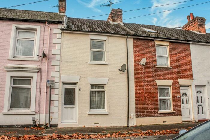 2 Bedroom Terraced House To Rent In Salisbury - Sidney St., SP2