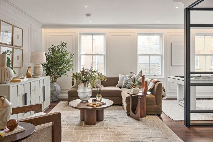 3 Bedroom Flat For Sale In Charles Street, London, W1J