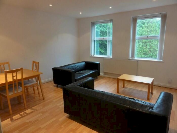 3 Bedroom Flat To Rent In Valerian Way, London, E15