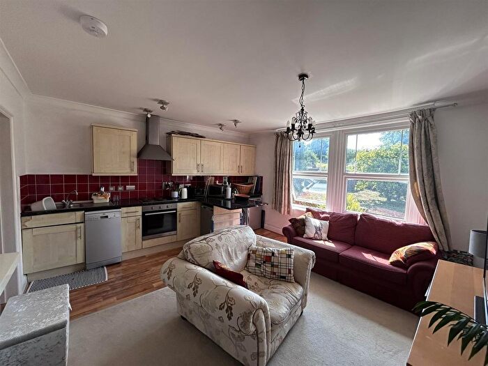 2 Bedroom Flat To Rent In Wood Street, Swanley, BR8