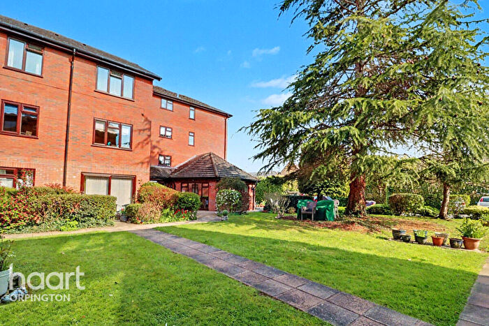 1 Bedroom Flat For Sale In Farnborough Common, Orpington, BR6