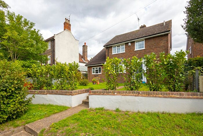 4 Bedroom Detached House For Sale In High Street, Wouldham, Kent, ME1