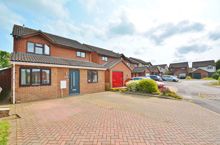 4 Bedroom Detached House For Sale In Onslow Drive, Thame, OX9