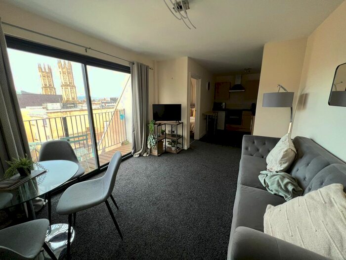 2 Bedroom Flat For Sale In St Helen's Rd, Swansea, SA1