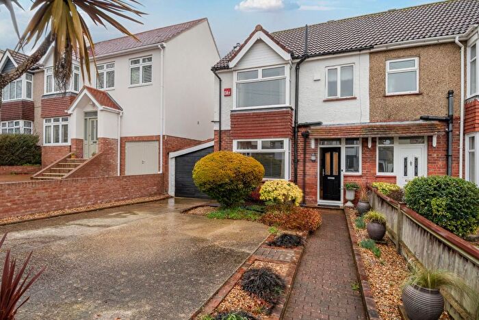 3 Bedroom Semi-Detached House For Sale In Aberdare Avenue, Drayton, Portsmouth, PO6