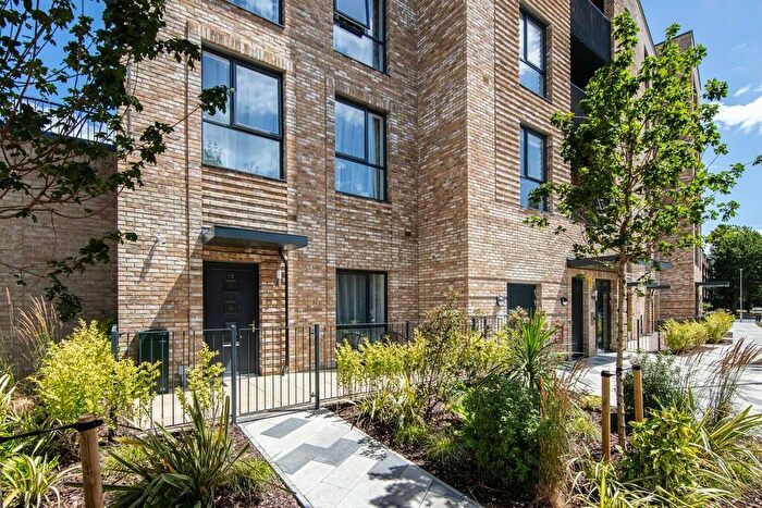 1 Bedroom Apartment For Sale In Pier Way, Woolwich, SE28
