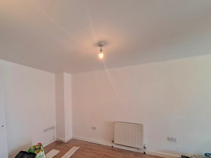 3 Bedroom Flat To Rent In Fortescue Road, Paignton, TQ3