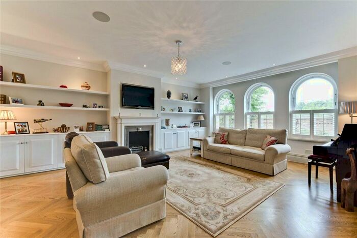 5 Bedroom Detached House To Rent In Hever Place, East Molesey, Surrey, KT8