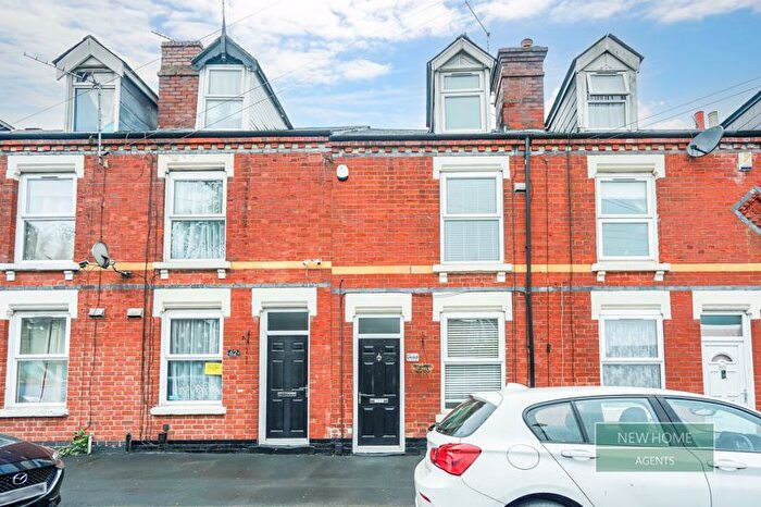 3 Bedroom Terraced House For Sale In Lamcote Grove, Nottingham, NG2
