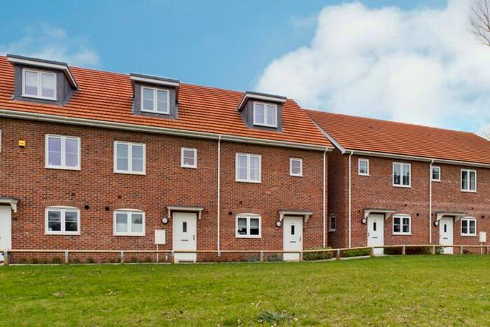 4 Bedroom Property For Sale In Elm Gardens, Mountnessing, Brentwood, CM15