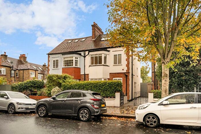 4 Bedroom Property For Sale In Dalgarno Gardens, North Kensington, W10