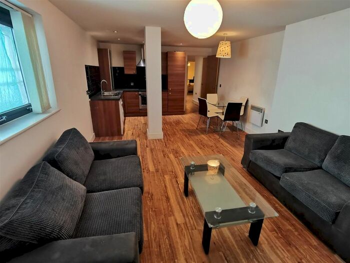 2 Bedroom Flat To Rent In Chapel Street, Salford, M3