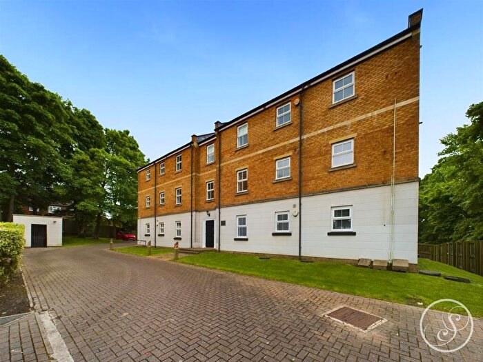 2 Bedroom Flat To Rent In Charnley Drive, Leeds, LS7