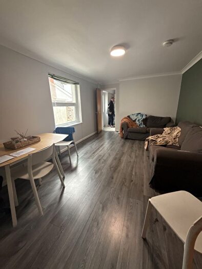 5 Bedroom Terraced House To Rent In Tullock Street, Cardiff, CF24