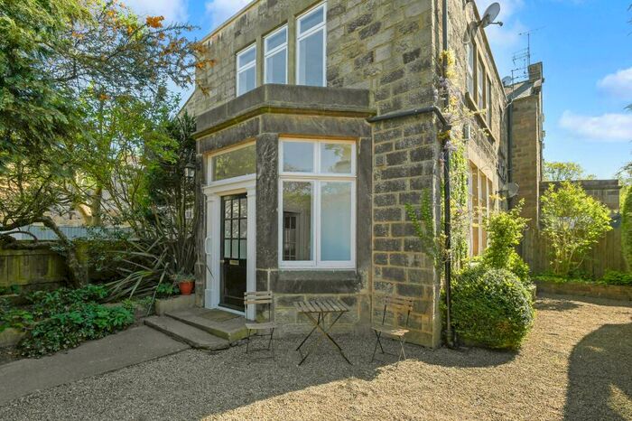 2 Bedroom Flat To Rent In Christ Church Oval, Harrogate, HG1