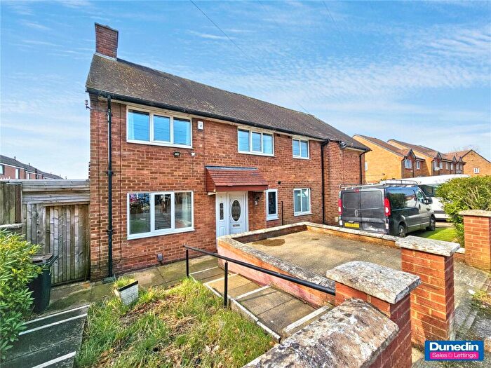 3 Bedroom Semi Detached House For Sale In Raven Hays Road, Northfield, Birmingham, B31