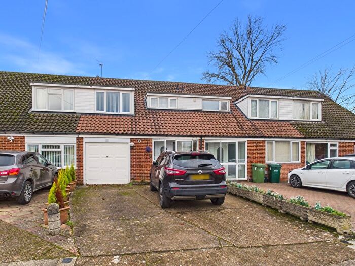 3 Bedroom Terraced House For Sale In Anglesey Close, Ashford, Surrey, TW15
