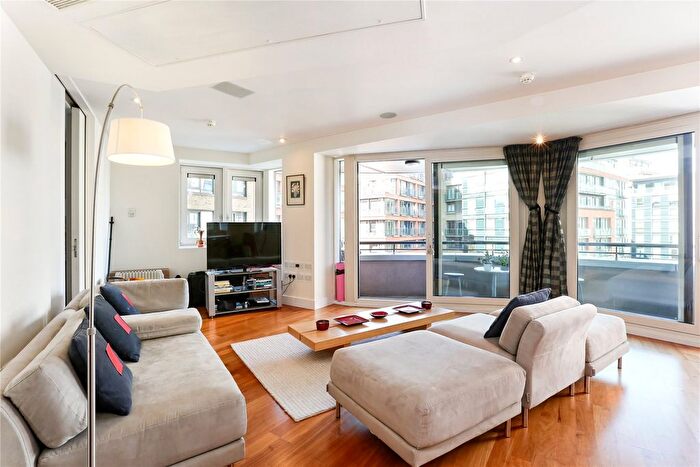 3 Bedroom Flat To Rent In Praed Street, Paddington, London, W2