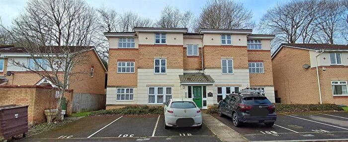 2 Bedroom Flat To Rent In De La Warre Court, St. Annes Park, Bristol, BS4