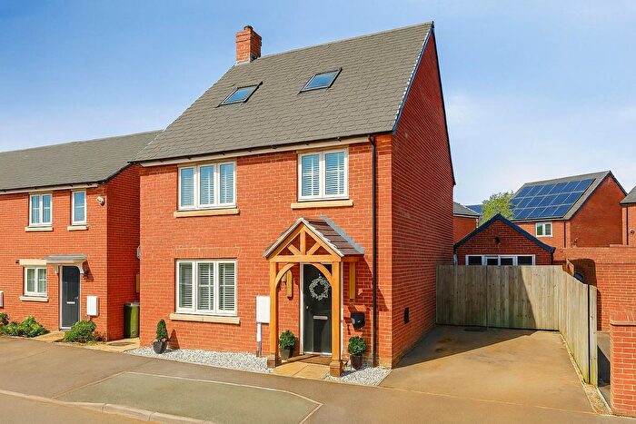 5 Bedroom Detached House For Sale In Digwood Road, Banbury, OX16