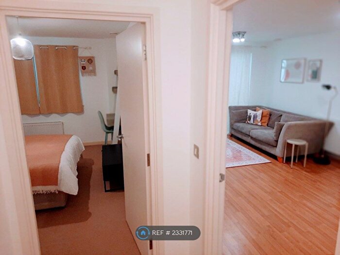 1 Bedroom Flat To Rent In Wager Street, London, E3