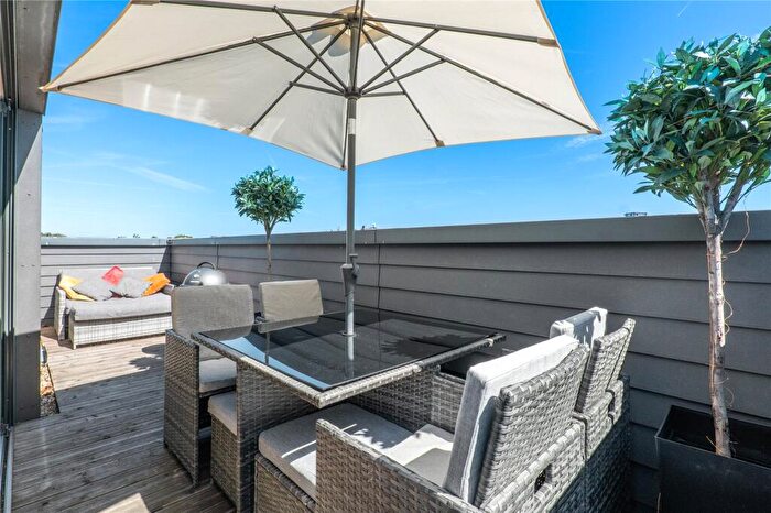 2 Bedroom Flat To Rent In Ecclesbourne Road, Islington, N1