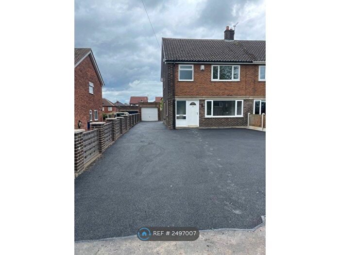 3 Bedroom Semi-Detached House To Rent In Kingsway Close, Ossett, WF5