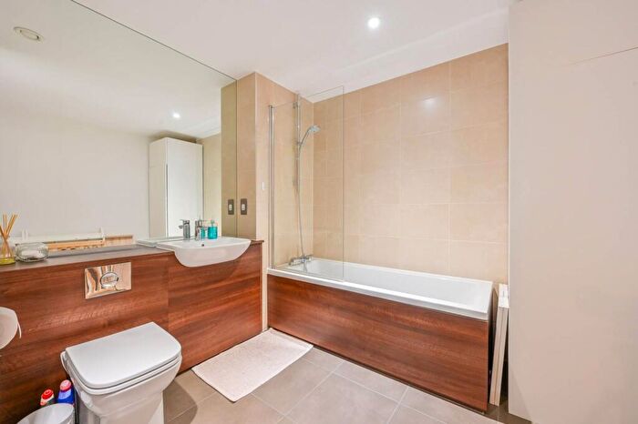 2 Bedroom Flat For Sale In Hallsville Quarter, Canning Town, E16