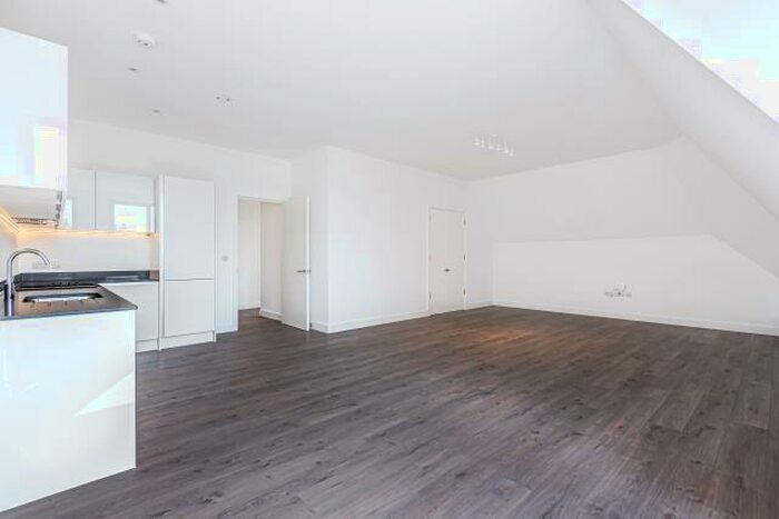 1 Bedroom Apartment To Rent In Bracknell, Berkshire, RG12