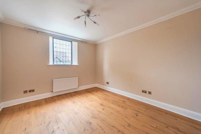 2 Bedroom Flat To Rent In Anson Road, Willesden Green, London, NW2