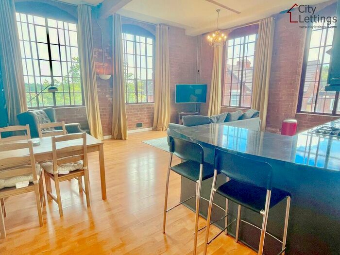 2 Bedroom Apartment To Rent In Portland Square, NG7