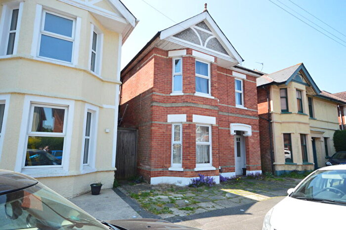 6 Bedroom Detached House To Rent In Moorfield Grove, Moordown, BH9