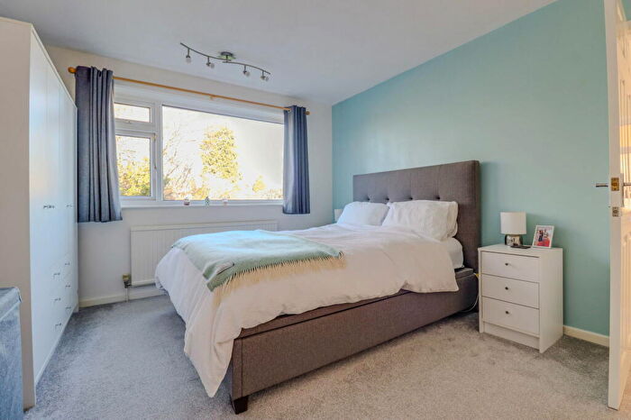 3 Bedroom Semi-Detached House For Sale In Wardens Walk, Leicester Forest East, LE3