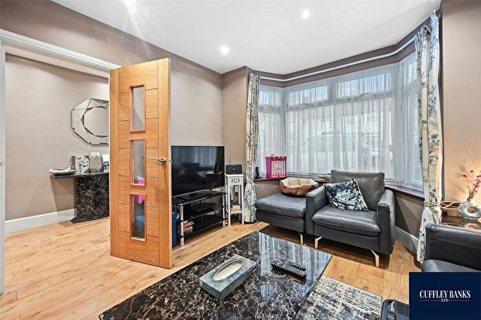 3 Bedroom Terraced House To Rent In Bourne View, Greenford, Middlesex, UB6