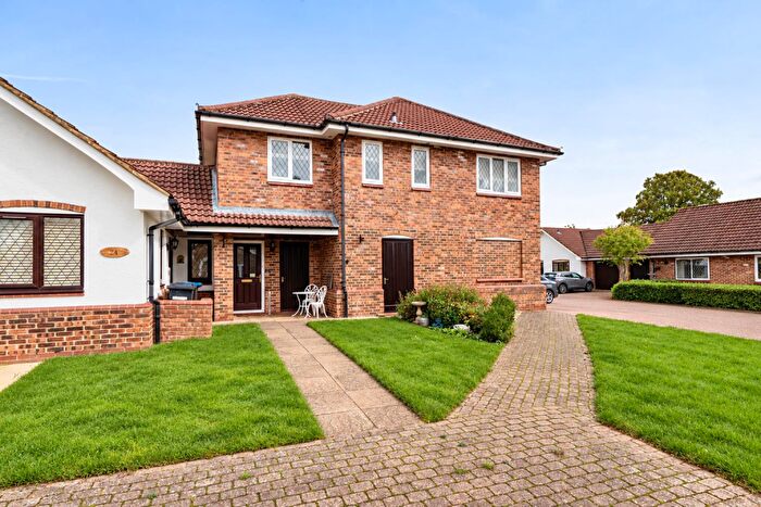 2 Bedroom Apartment For Sale In The Hawthorns, Lutterworth, LE17