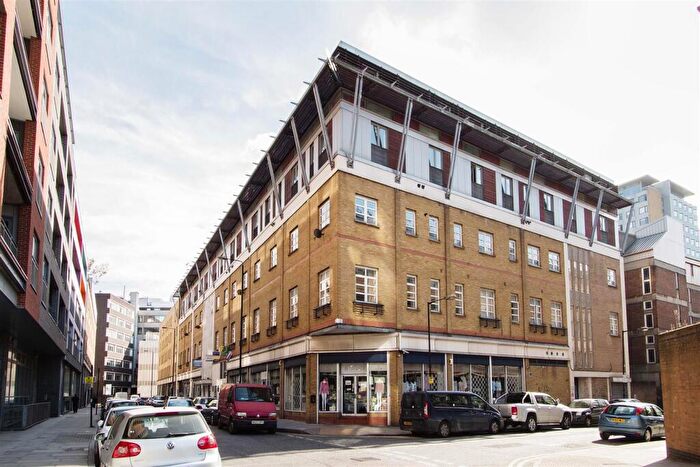 1 Bedroom Apartment To Rent In Albany Court, Plumbers Row, Aldgate East, E1