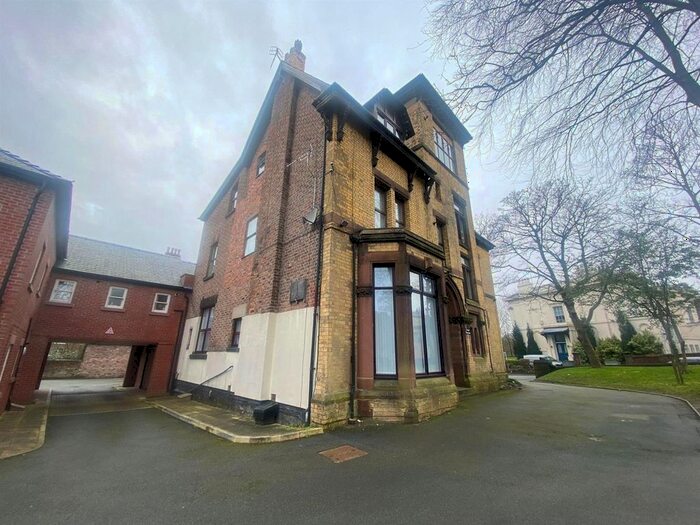 2 Bedroom Flat To Rent In Linnet Mansion, Linnet Lane, Liverpool, L17