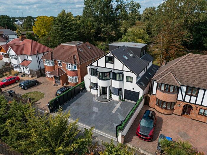 7 Bedroom House For Sale In Bathurst Walk, Iver, SL0