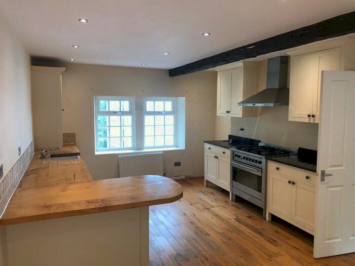 Detached House To Rent In Holywell Grove, Armley, Leeds, LS12